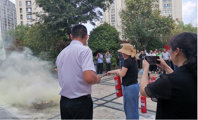 小區(qū)適合投放什么樣的安全科普館？消防安全科普館合適嗎？